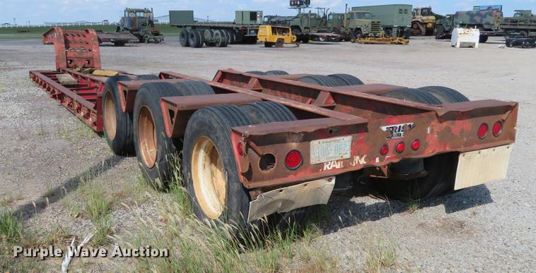 image for item DE6416 1994 Trail King TK88MDG low boy equipment trailer