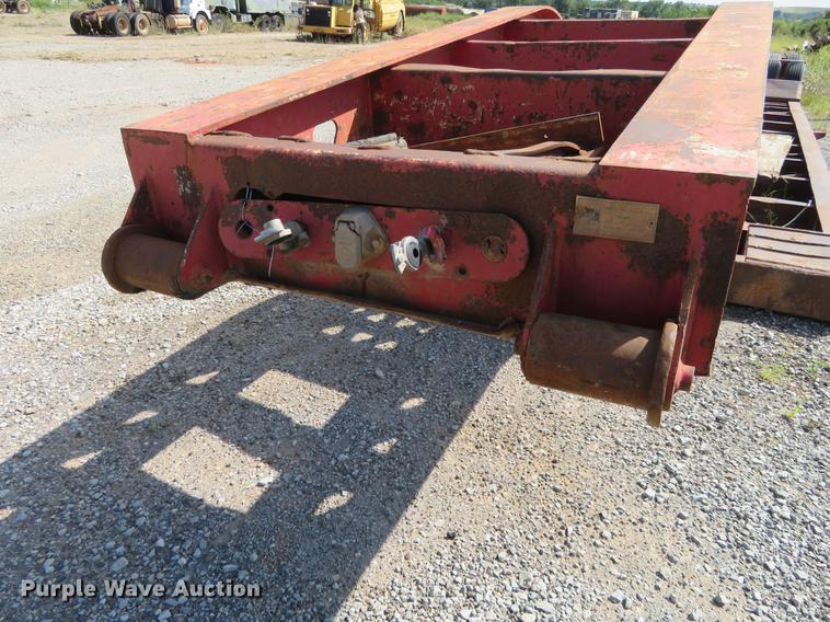 image for item DE6416 1994 Trail King TK88MDG low boy equipment trailer