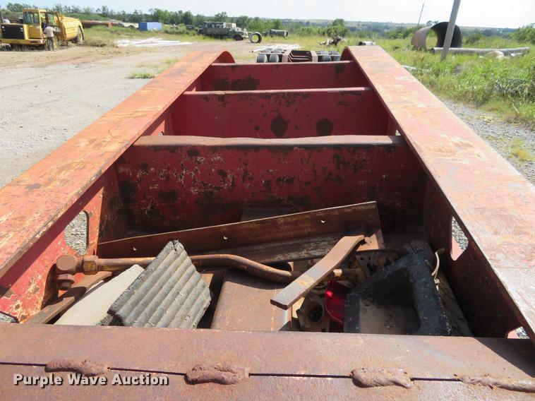 image for item DE6416 1994 Trail King TK88MDG low boy equipment trailer