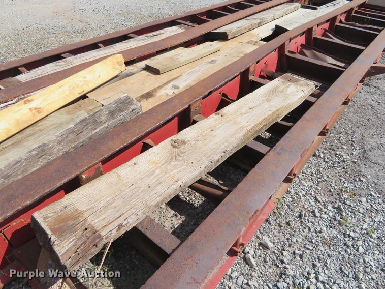 image for item DE6416 1994 Trail King TK88MDG low boy equipment trailer