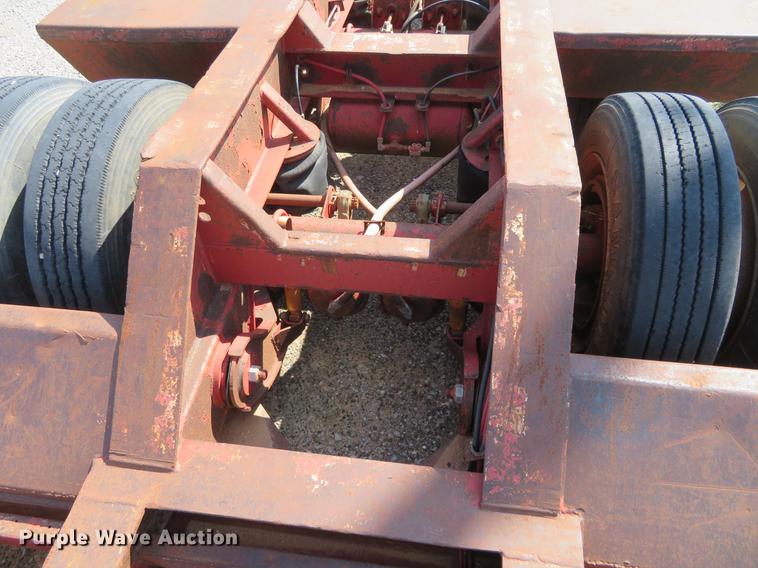 image for item DE6416 1994 Trail King TK88MDG low boy equipment trailer