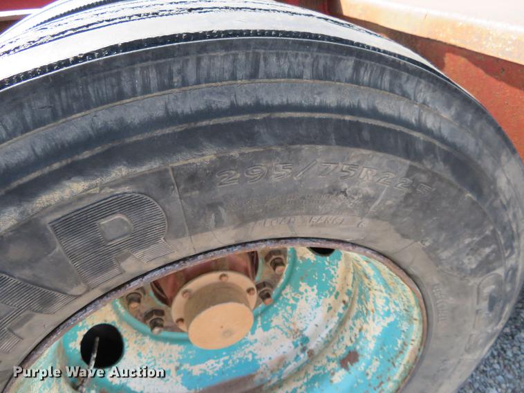 image for item DE6416 1994 Trail King TK88MDG low boy equipment trailer