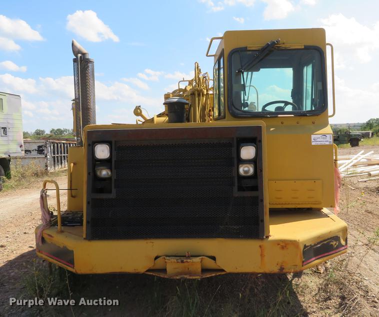 image for item DE6417 Caterpillar 615C water wagon