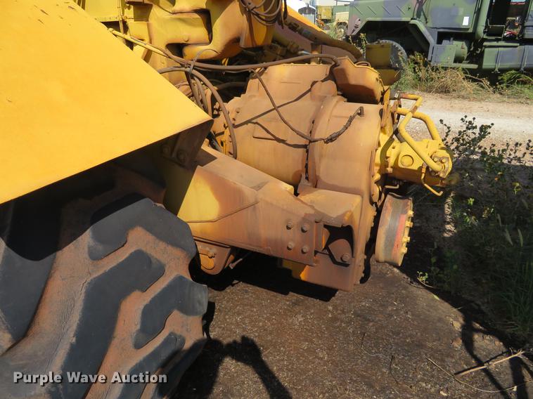 image for item DE6417 Caterpillar 615C water wagon