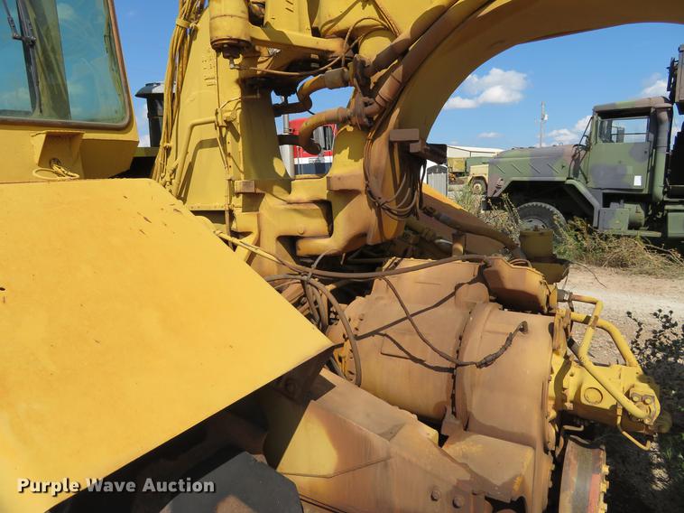 image for item DE6417 Caterpillar 615C water wagon