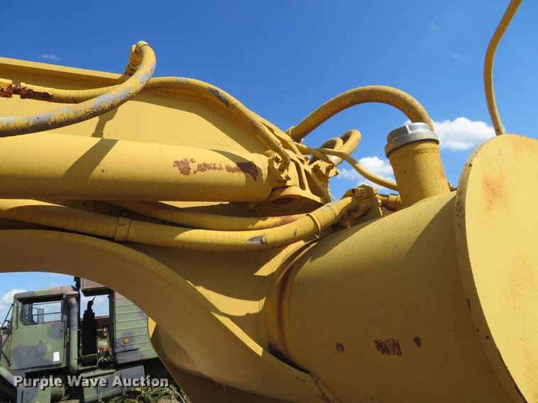 image for item DE6417 Caterpillar 615C water wagon