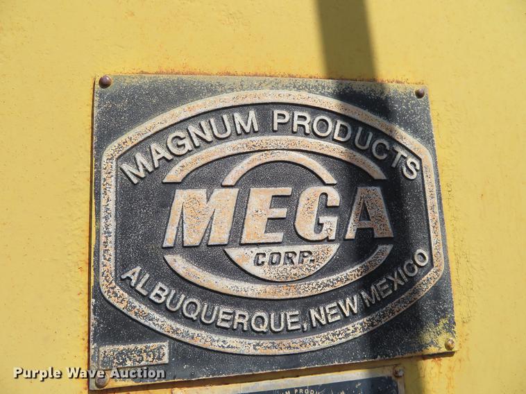 image for item DE6417 Caterpillar 615C water wagon