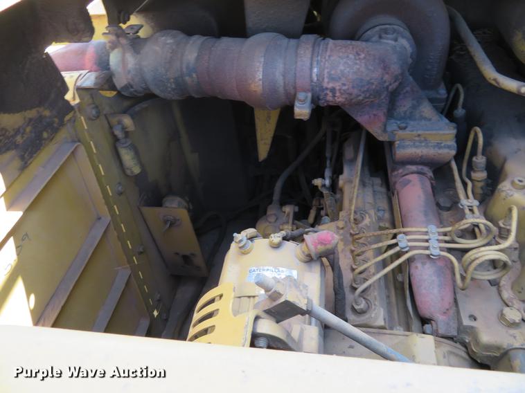 image for item DE6417 Caterpillar 615C water wagon