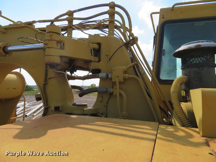 image for item DE6417 Caterpillar 615C water wagon