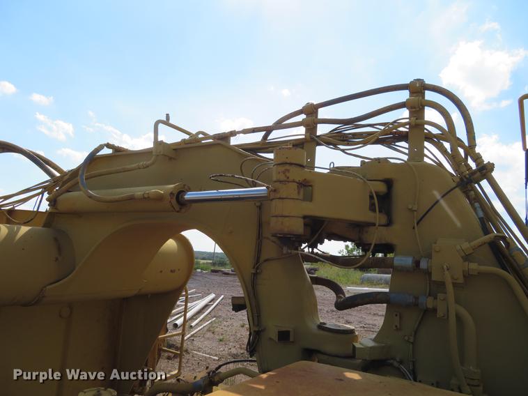 image for item DE6417 Caterpillar 615C water wagon