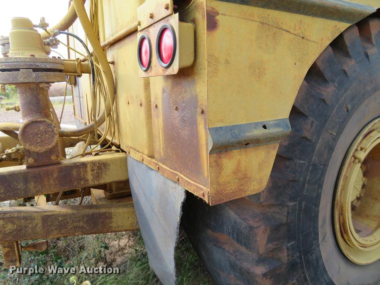 image for item DE6417 Caterpillar 615C water wagon