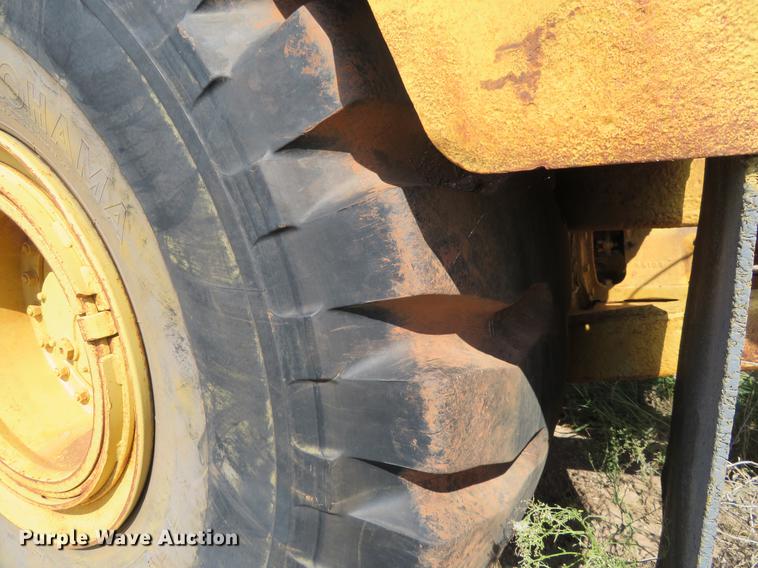 image for item DE6417 Caterpillar 615C water wagon