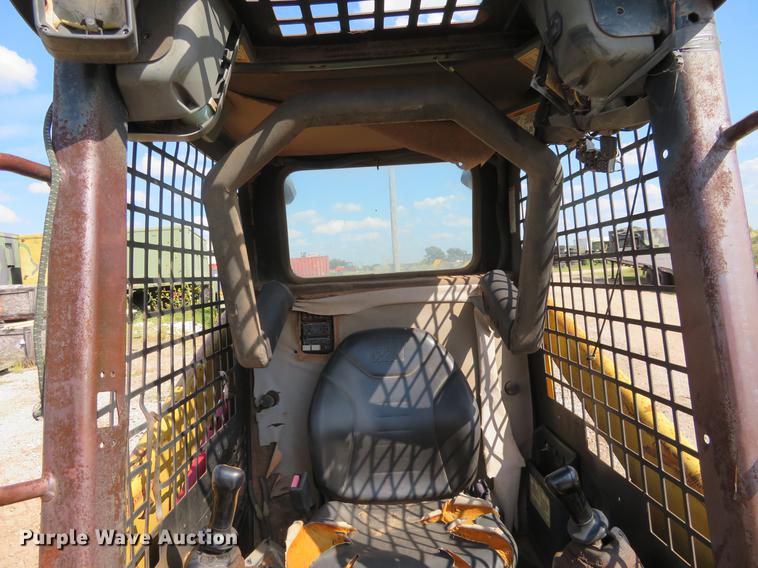 image for item DE6419 2004 Caterpillar 247 skid steer