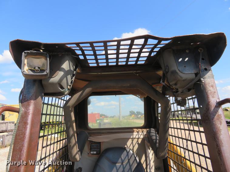 image for item DE6419 2004 Caterpillar 247 skid steer