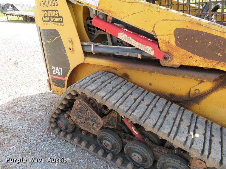 image for item DE6419 2004 Caterpillar 247 skid steer