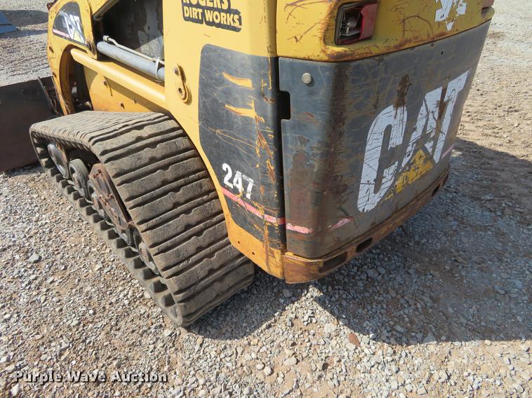 image for item DE6419 2004 Caterpillar 247 skid steer