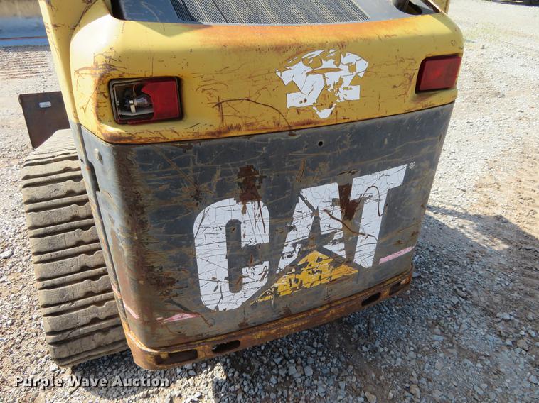 image for item DE6419 2004 Caterpillar 247 skid steer