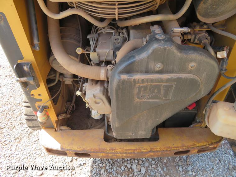 image for item DE6419 2004 Caterpillar 247 skid steer