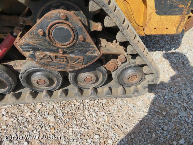 image for item DE6419 2004 Caterpillar 247 skid steer