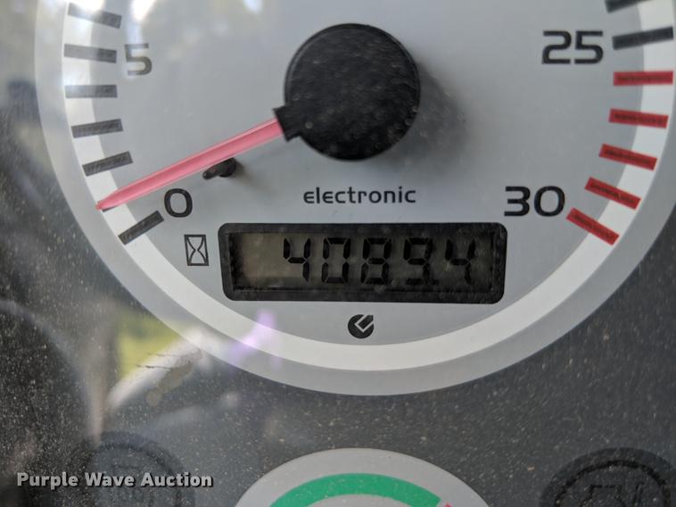 image for item DF1255 2007 Komatsu WB146-5 backhoe