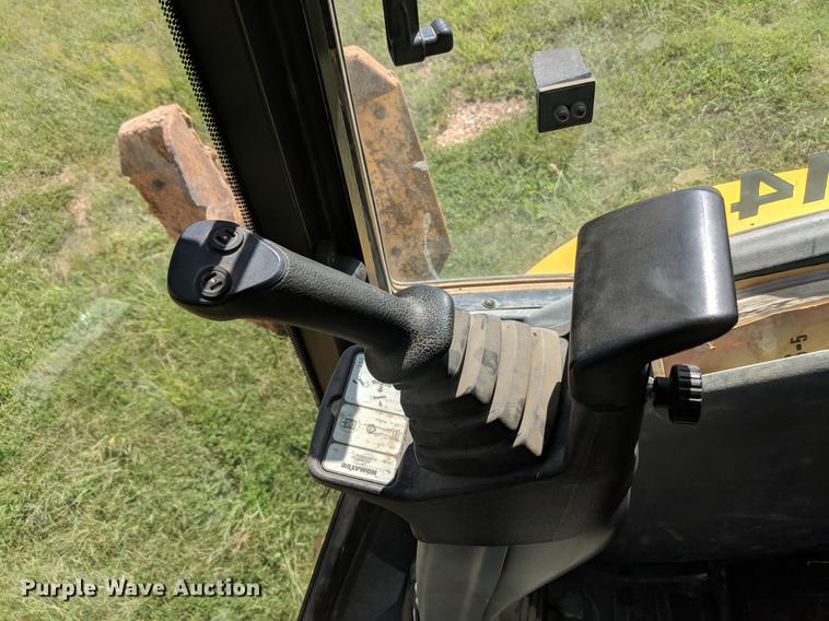 image for item DF1255 2007 Komatsu WB146-5 backhoe