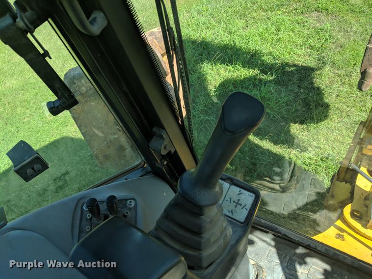 image for item DF1255 2007 Komatsu WB146-5 backhoe