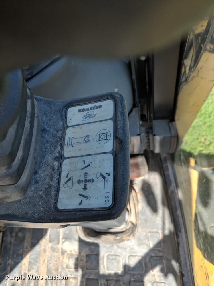 image for item DF1255 2007 Komatsu WB146-5 backhoe