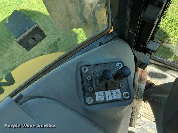 image for item DF1255 2007 Komatsu WB146-5 backhoe