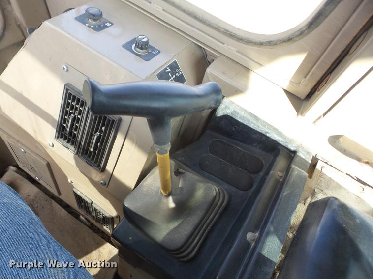 image for item DF1258 1994 John Deere 650G TC dozer