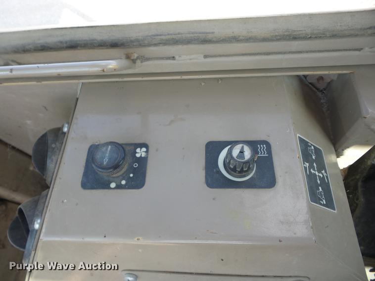 image for item DF1258 1994 John Deere 650G TC dozer