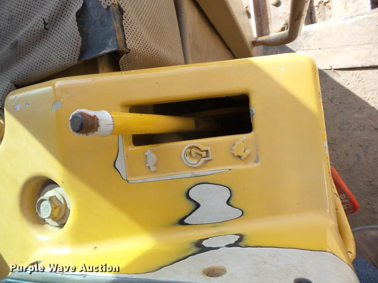 image for item DF1258 1994 John Deere 650G TC dozer