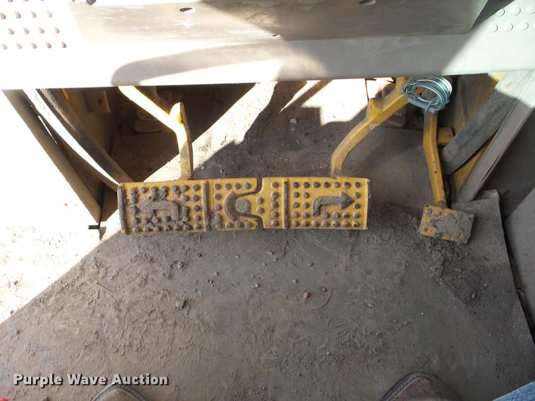 image for item DF1258 1994 John Deere 650G TC dozer