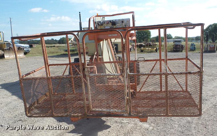 image for item DF1259 1996 JLG 60H boom lift