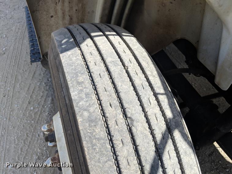 image for item DF1262 2006 International 8600 dump truck