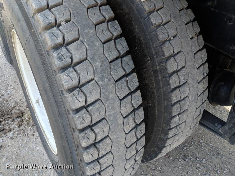 image for item DF1262 2006 International 8600 dump truck