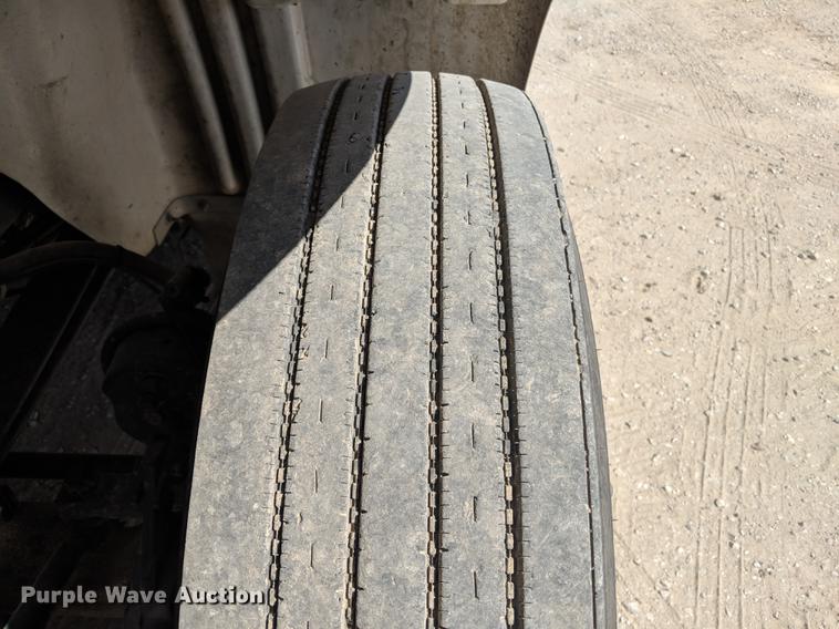 image for item DF1262 2006 International 8600 dump truck