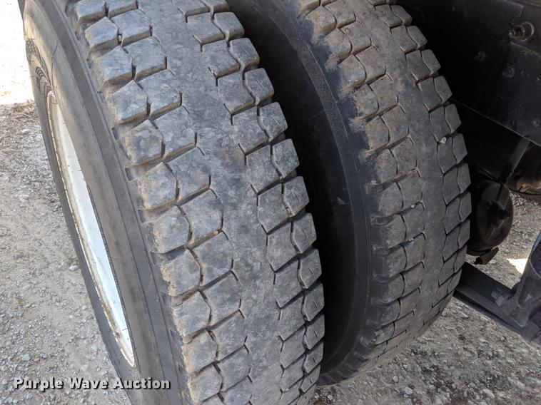 image for item DF1262 2006 International 8600 dump truck