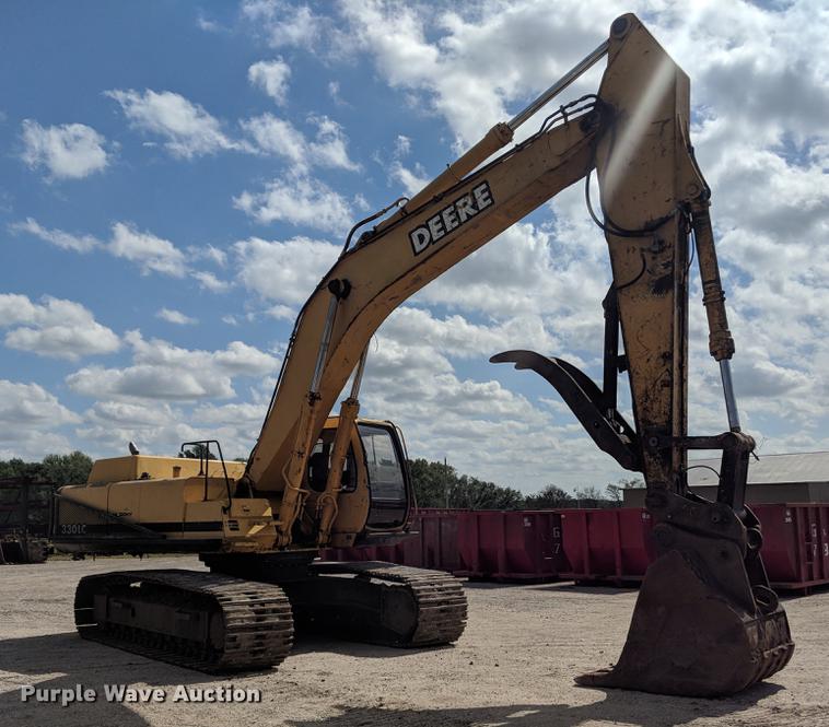 image for item DF1263 1999 John Deere 330 LC excavator