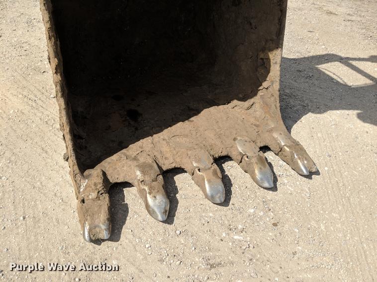 image for item DF1263 1999 John Deere 330 LC excavator