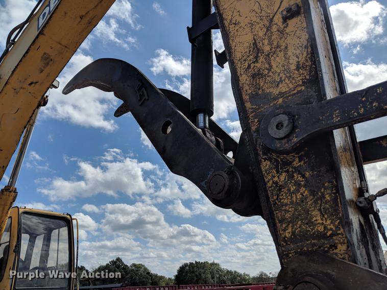 image for item DF1263 1999 John Deere 330 LC excavator