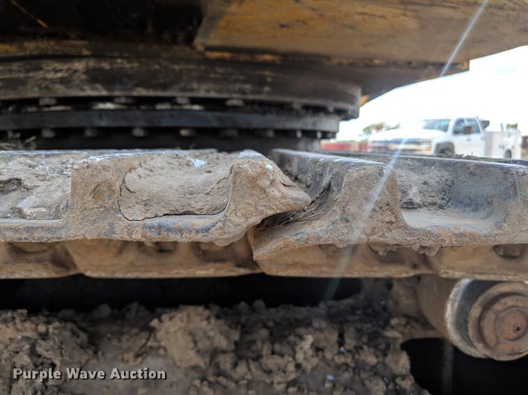 image for item DF1263 1999 John Deere 330 LC excavator