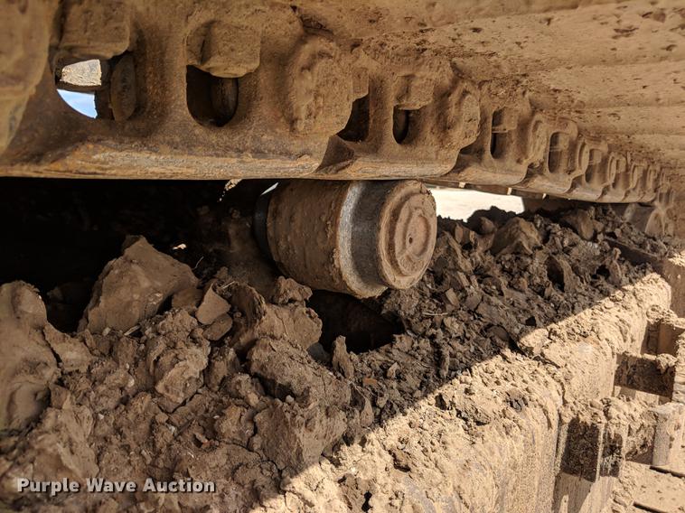 image for item DF1263 1999 John Deere 330 LC excavator