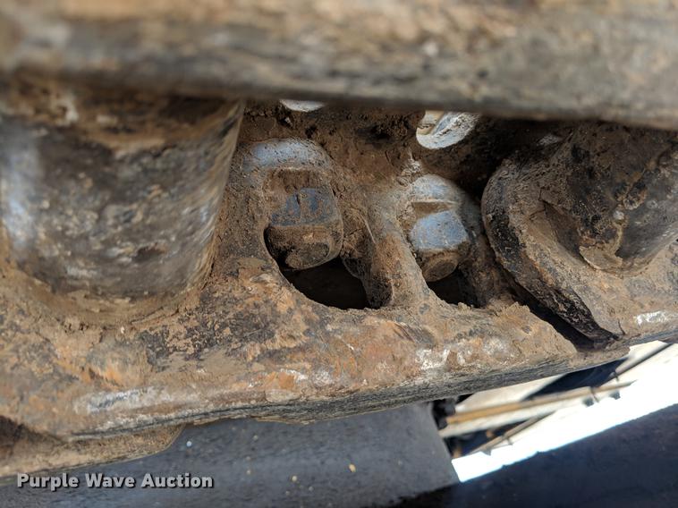 image for item DF1263 1999 John Deere 330 LC excavator