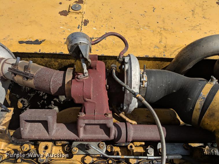 image for item DF1263 1999 John Deere 330 LC excavator