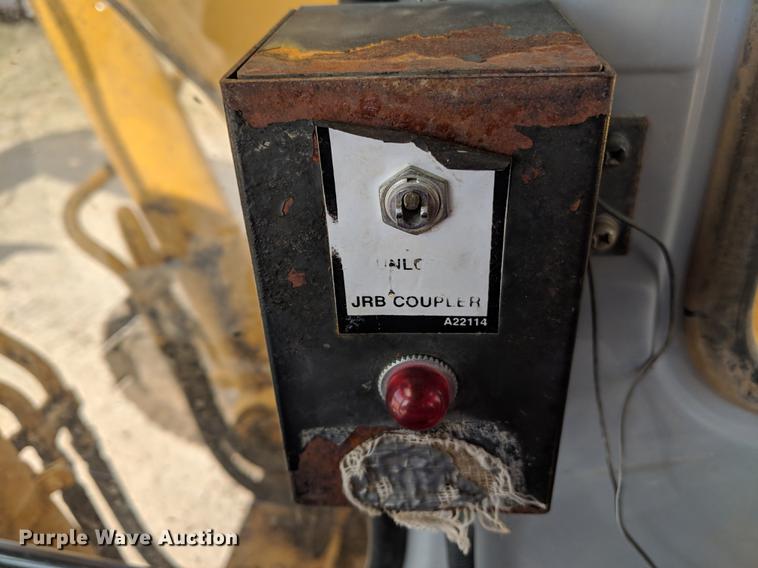 image for item DF1263 1999 John Deere 330 LC excavator