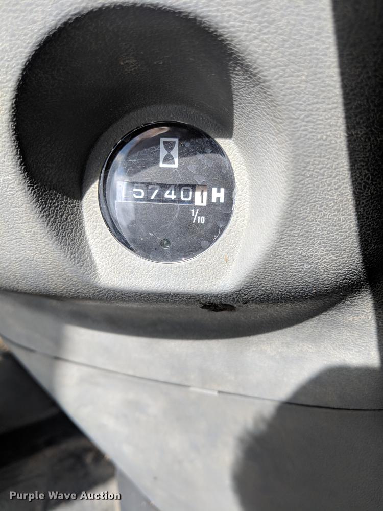 image for item DF1263 1999 John Deere 330 LC excavator