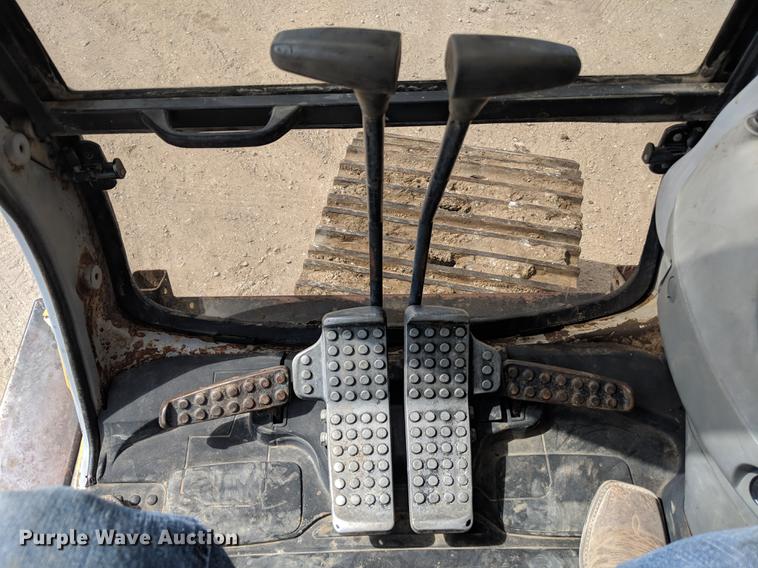 image for item DF1263 1999 John Deere 330 LC excavator