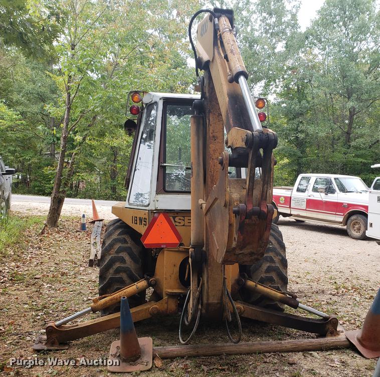 image for item DF2440 Case 480D backhoe