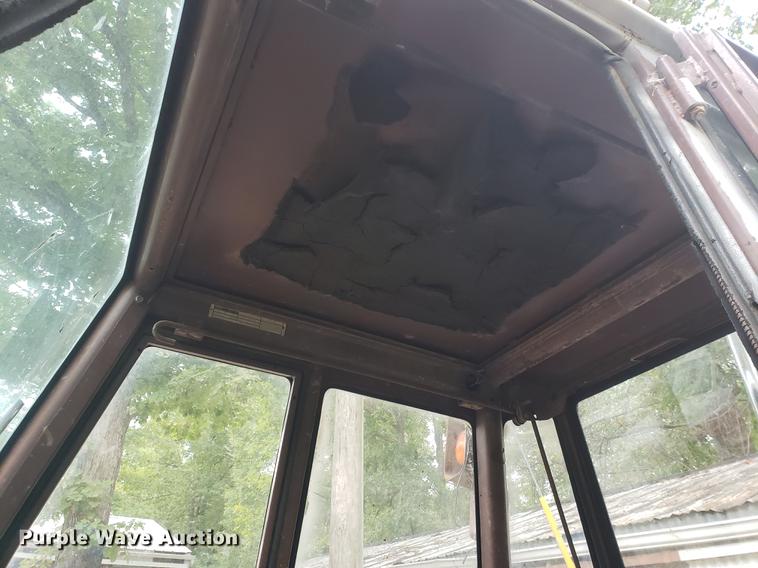 image for item DF2440 Case 480D backhoe