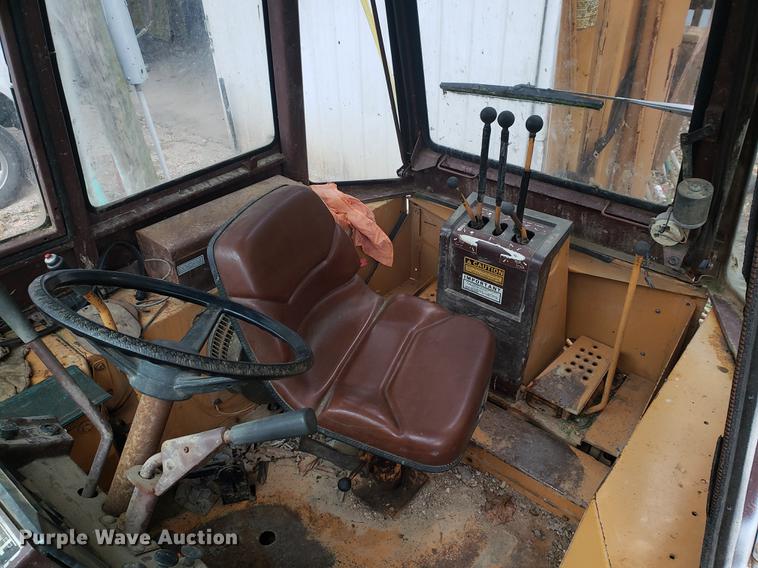 image for item DF2440 Case 480D backhoe